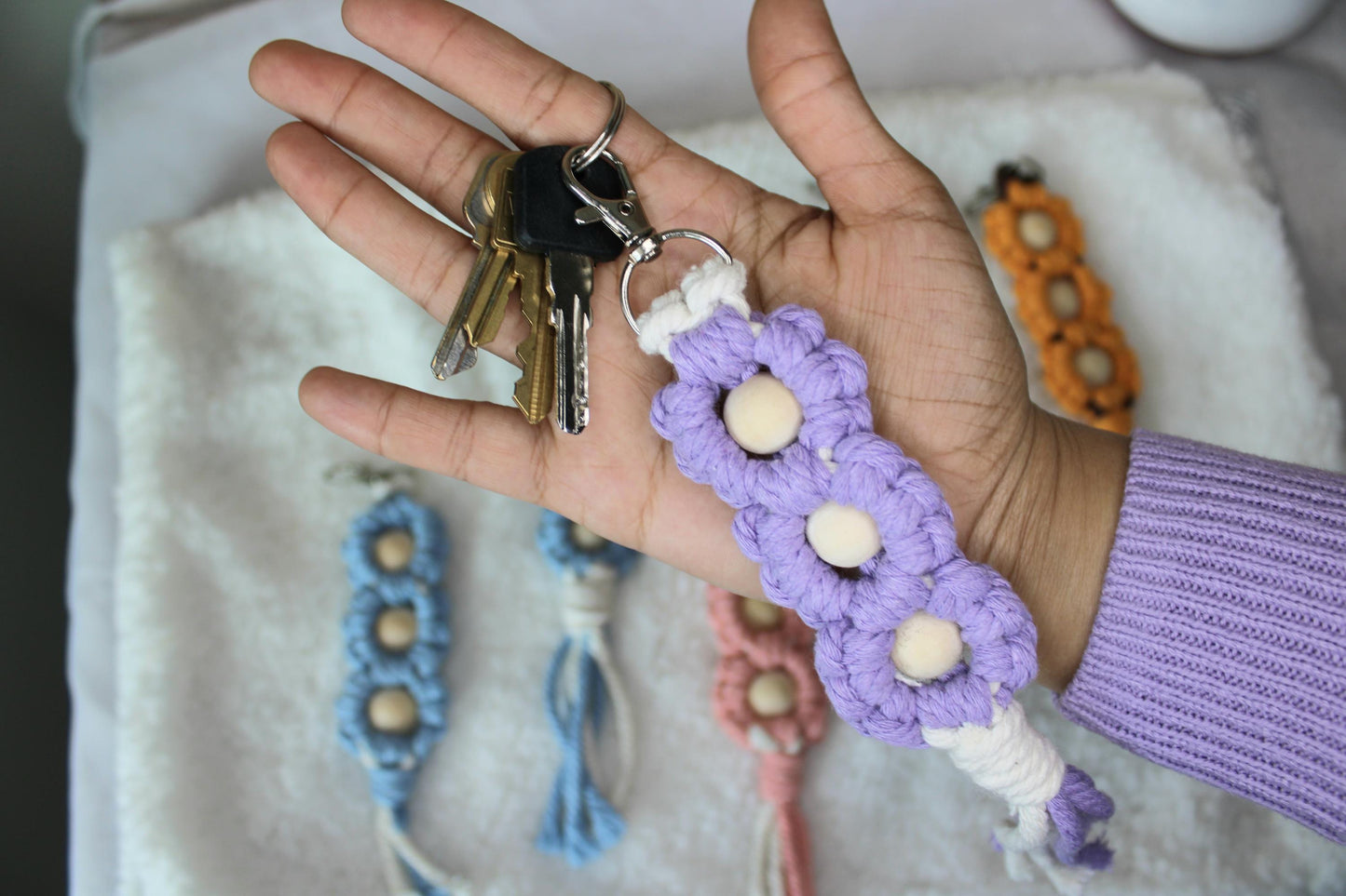 Macrame keychain,Boho Bag Charm, Wedding Gift, Floral Keychain, Car Key Keychain,Handmade Keychain, Gift for her, Purse Charm