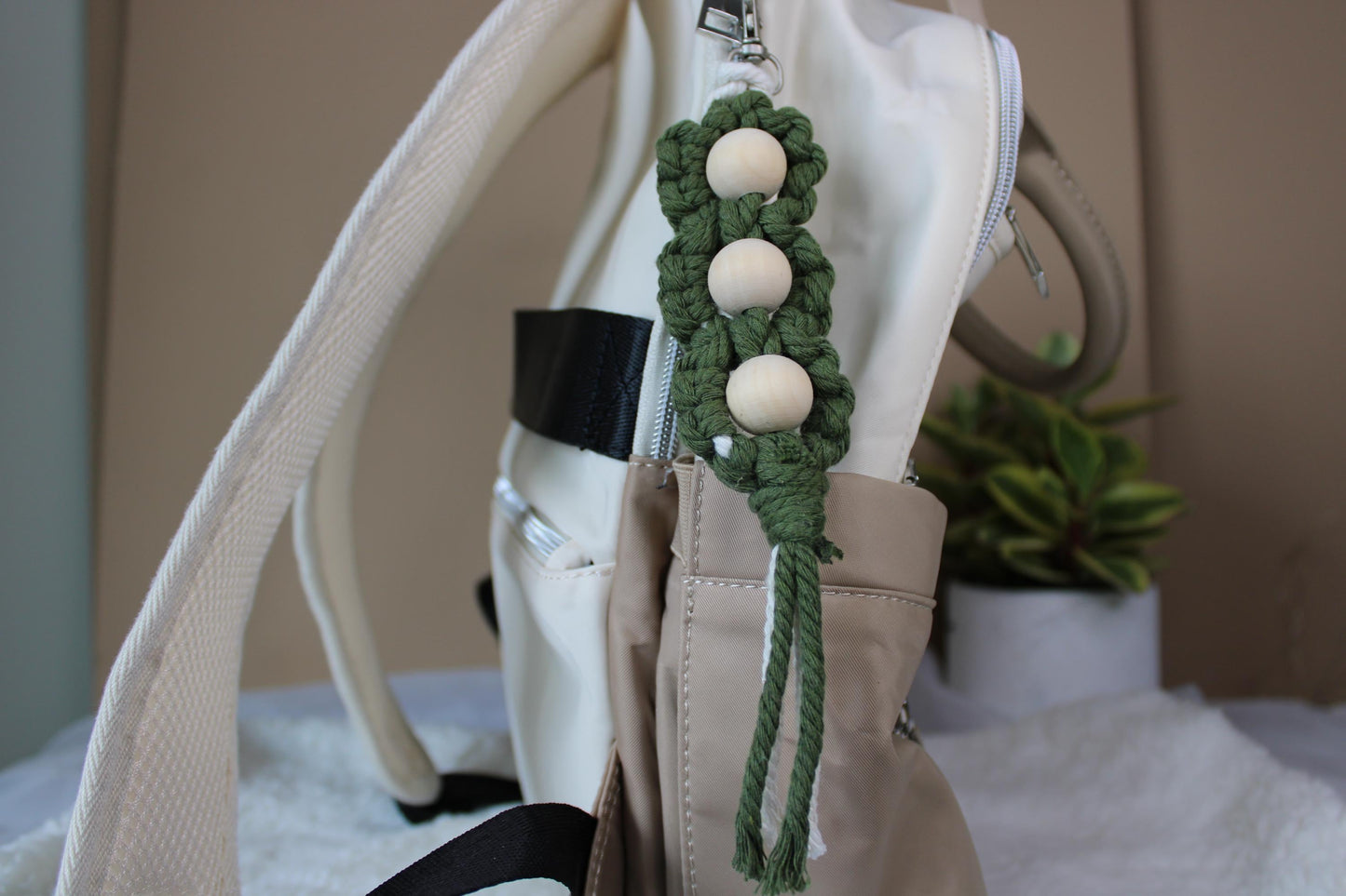 Macrame keychain,Boho Bag Charm, Wedding Gift, Floral Keychain, Car Key Keychain,Handmade Keychain, Gift for her, Purse Charm