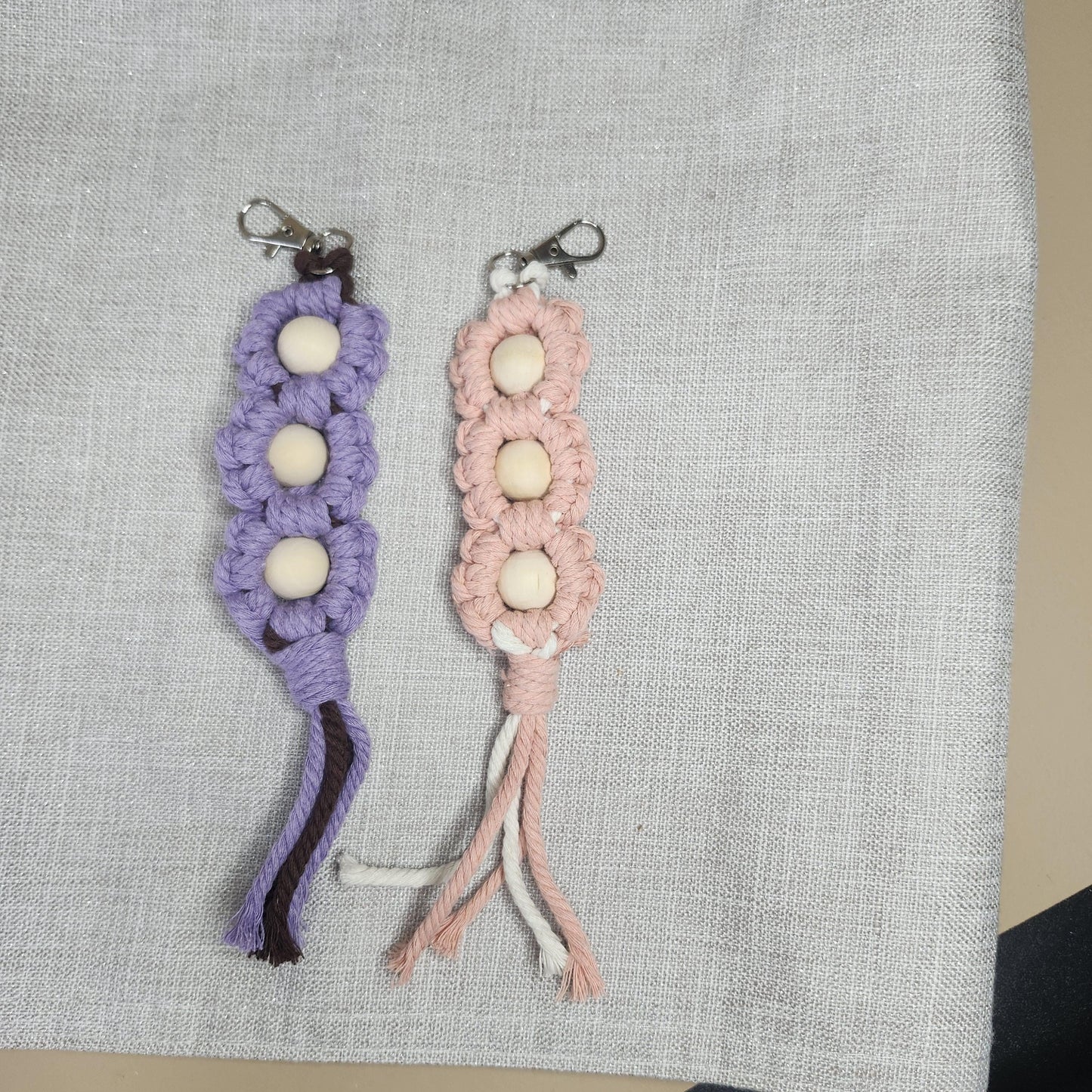 Macrame keychain, macrame charm,macrame flower keychain, flower keychain,macrame bag charm,boho keychain