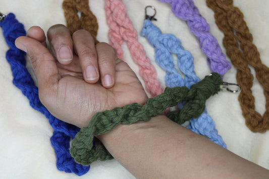 Wrist Keychain, Macrame keychain,Boho Bag Charm, Wedding Gift, Floral Keychain, Handmade Keychain, Gift for her, Purse Charm, car keychain